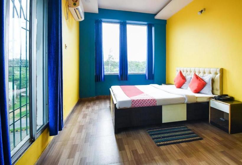 ホテル Oyo 60543 Mississippi The Restro Lounge