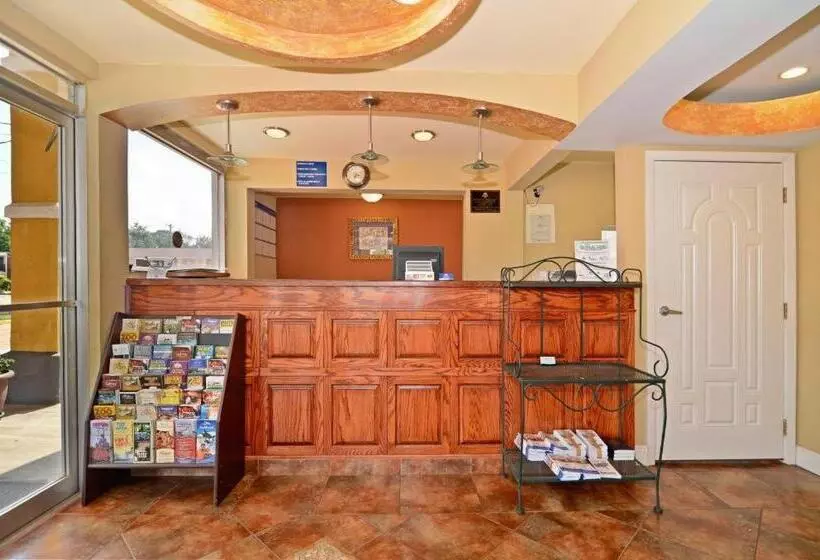 ホテル Americas Best Value Inn Alexandria