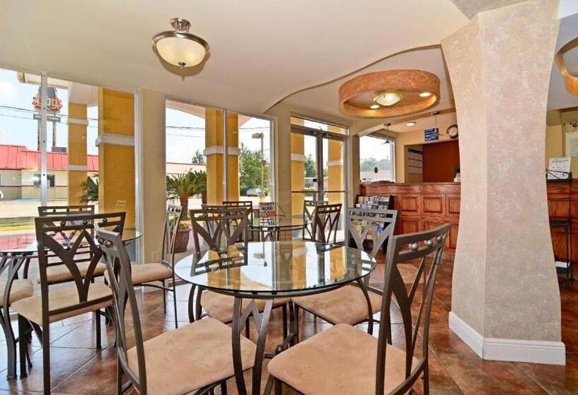 Отель Americas Best Value Inn Alexandria