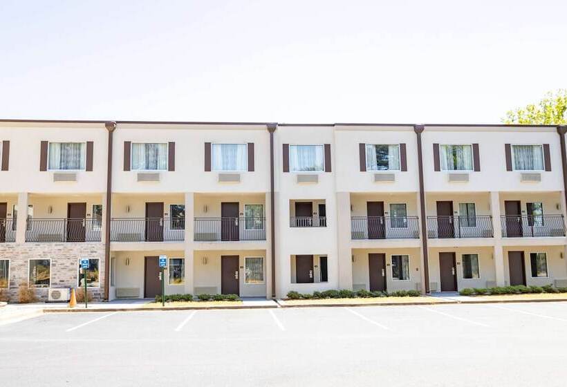 هتل Baymont By Wyndham College Park Atlanta Airport South