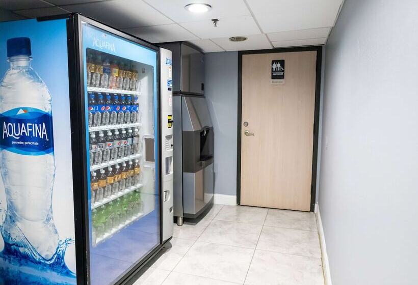 هتل Baymont By Wyndham College Park Atlanta Airport South