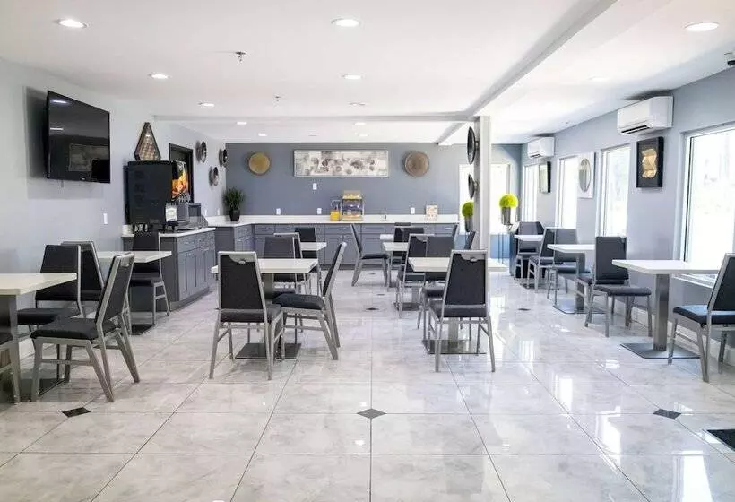 Отель Baymont By Wyndham College Park Atlanta Airport South