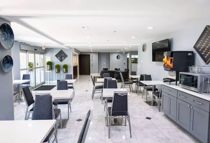 Отель Baymont By Wyndham College Park Atlanta Airport South