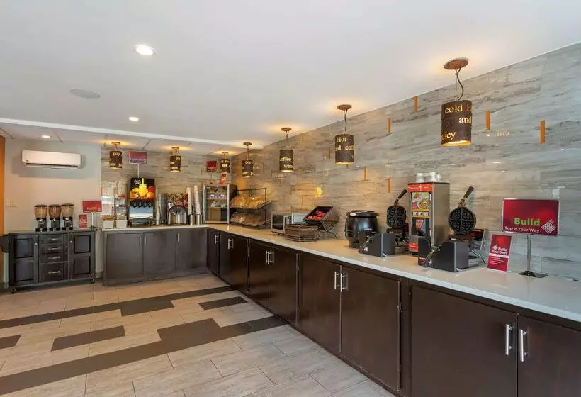 Отель Best Western Plus Bowling Green