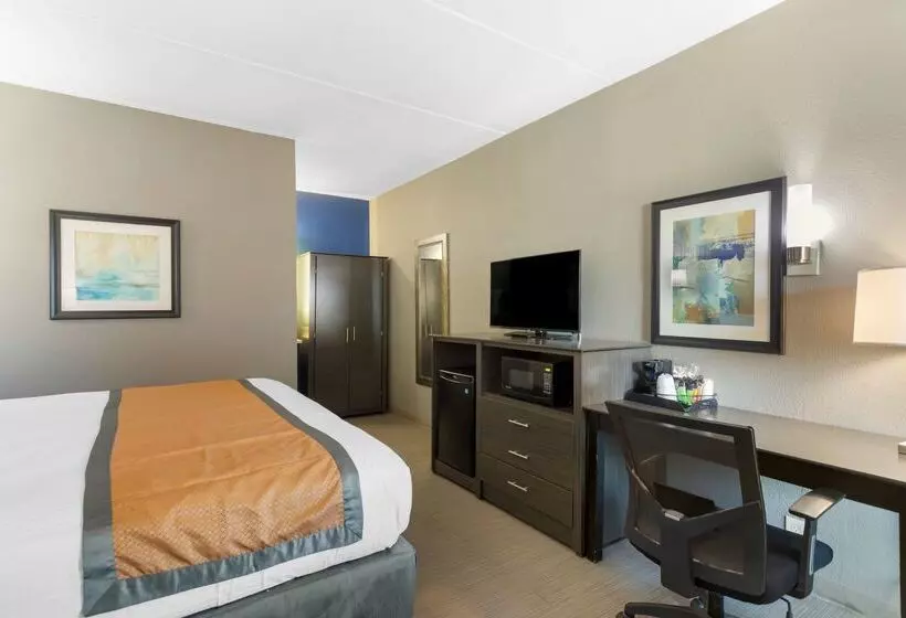 Отель Best Western Plus Bowling Green