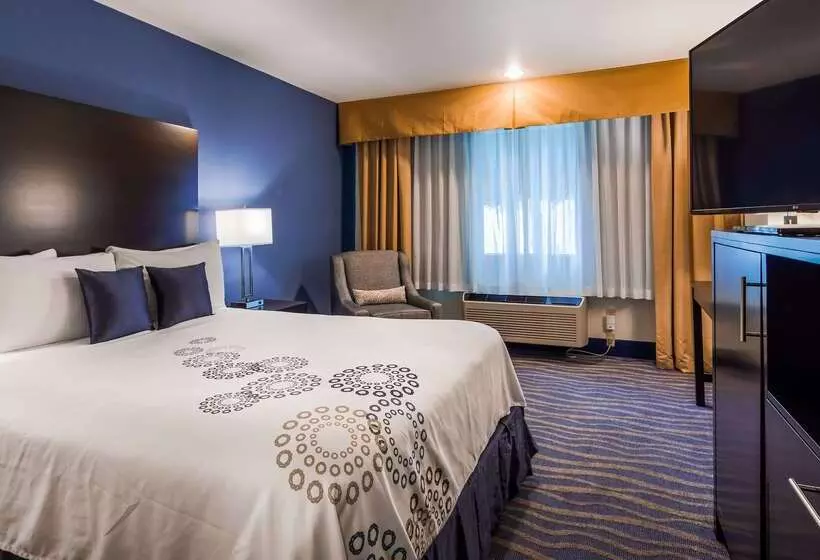 ホテル Best Western Plus Edmonds Harbor Inn