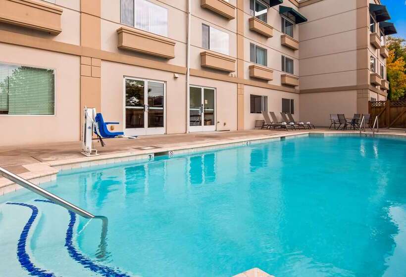 酒店 Best Western Plus Edmonds Harbor Inn