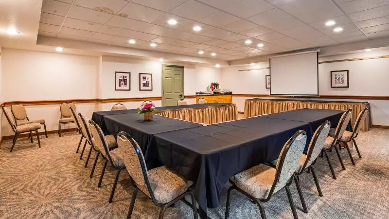 ホテル Best Western Plus Edmonds Harbor Inn