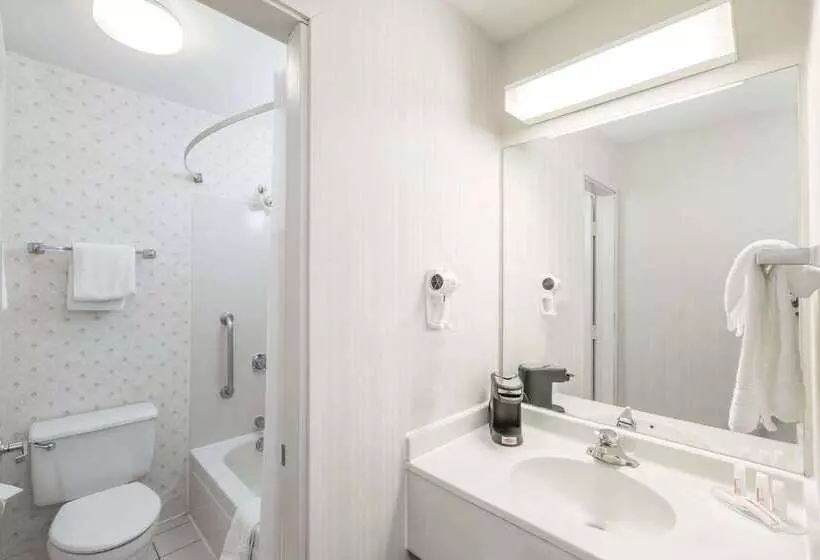 酒店 Days Inn By Wyndham West Des Moines   Clive