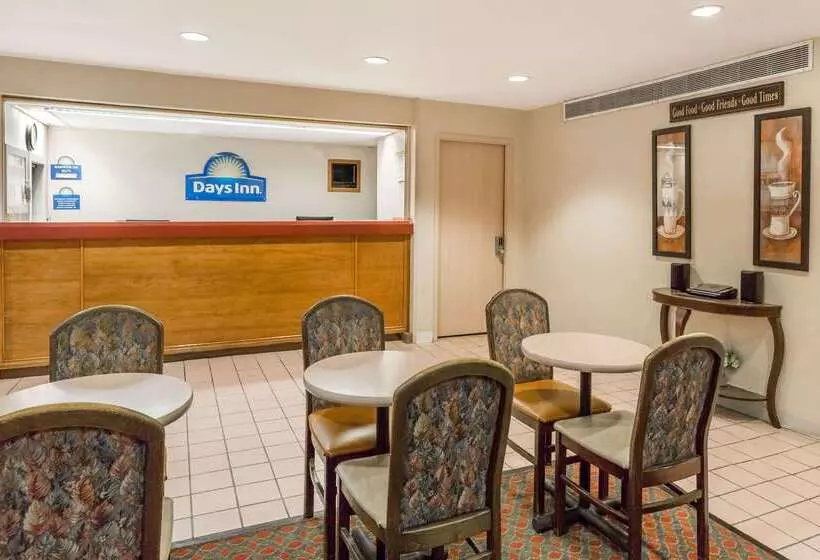 酒店 Days Inn By Wyndham West Des Moines   Clive