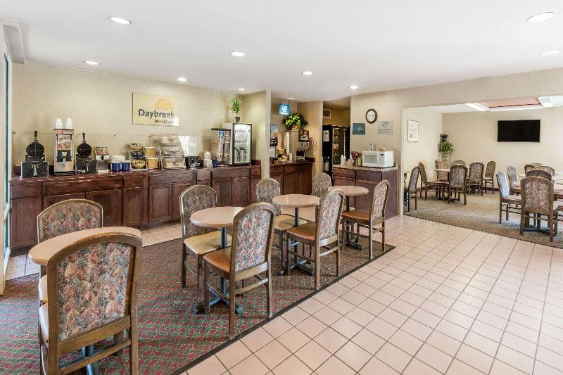 Hotel Days Inn By Wyndham West Des Moines   Clive