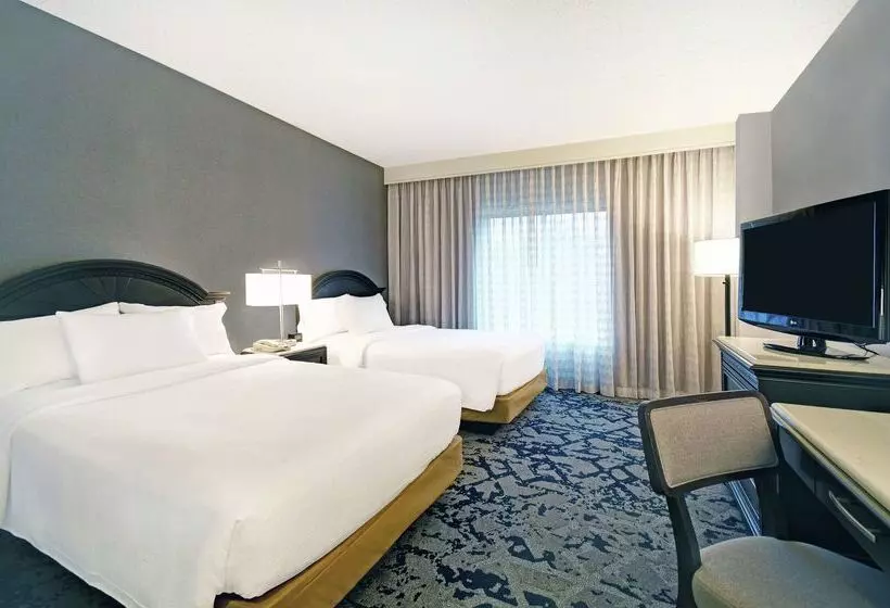 ホテル Embassy Suites Charleston