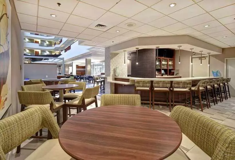 ホテル Embassy Suites Charleston