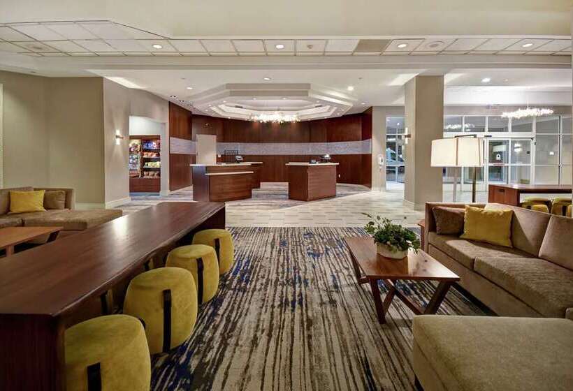 هتل Embassy Suites Charleston