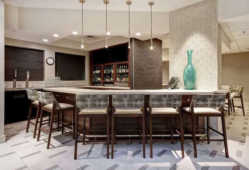 هتل Embassy Suites Charleston