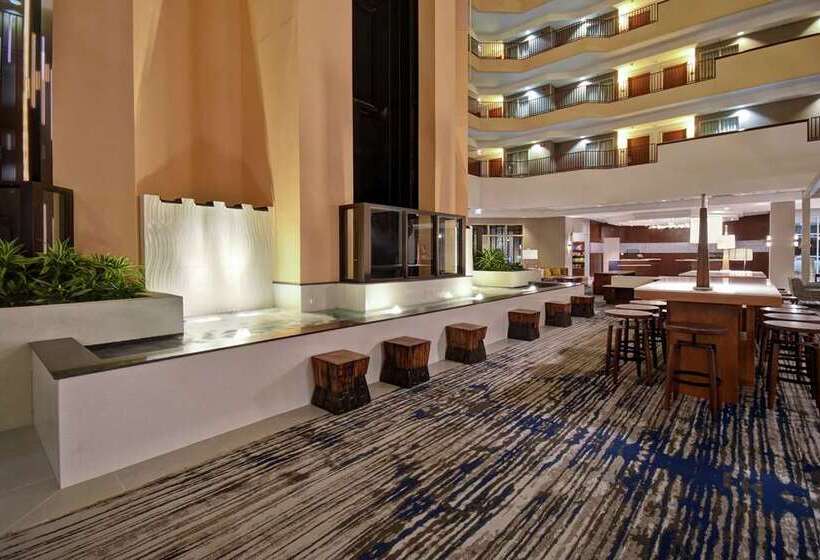 هتل Embassy Suites Charleston