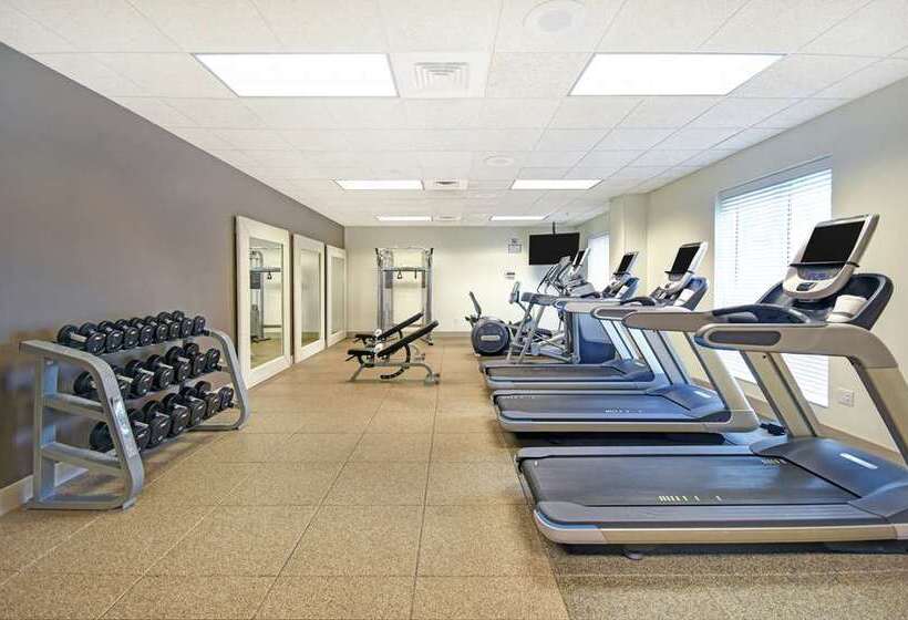 هتل Embassy Suites Charleston