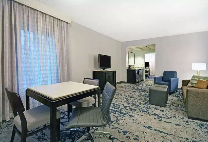 ホテル Embassy Suites Charleston