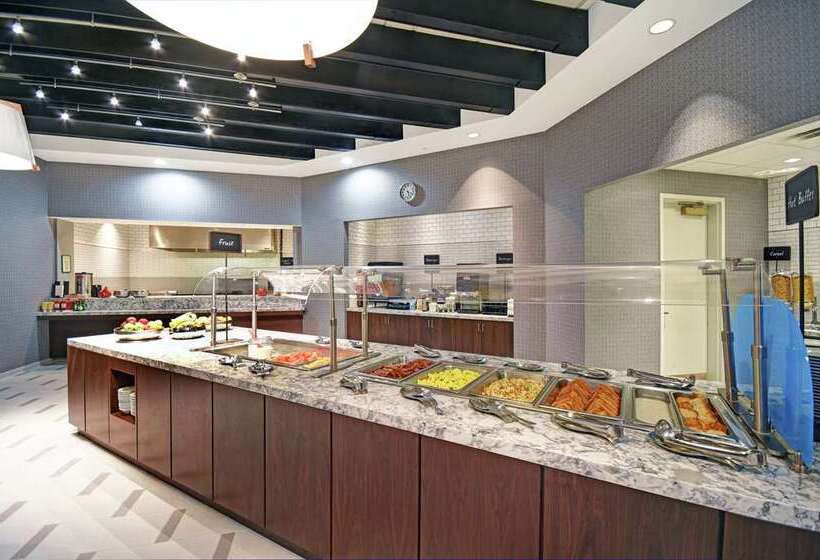 هتل Embassy Suites Charleston