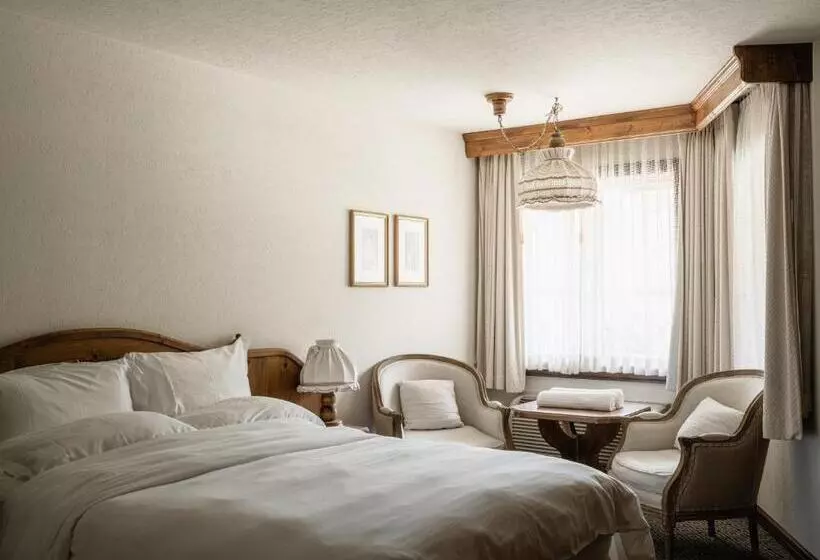 ホテル Enzian Inn