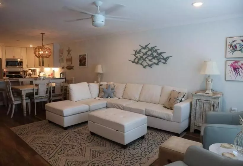 호텔 Executive Keys Condominiums On The Beach