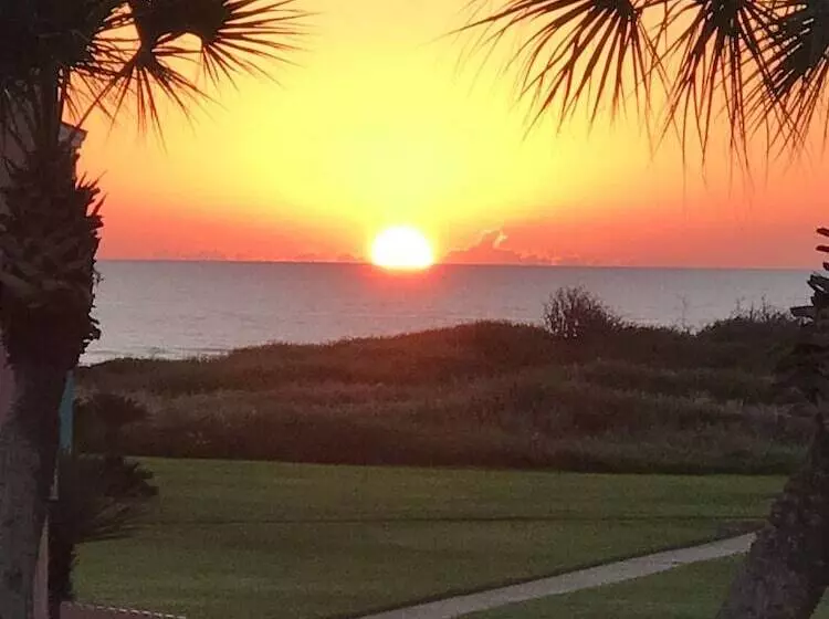 호텔 Executive Keys Condominiums On The Beach