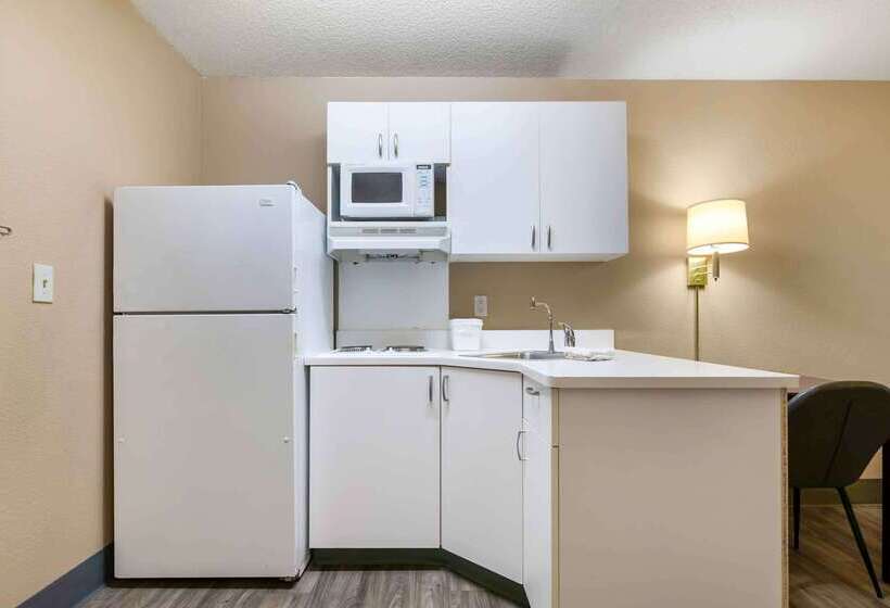 בית מלון כפרי Extended Stay America Suites  Kansas City  Overland Park  Quivira Rd