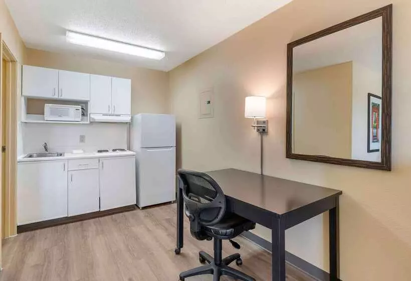هتل Extended Stay America Suites   St Louis   Westport   E Lackland Rd