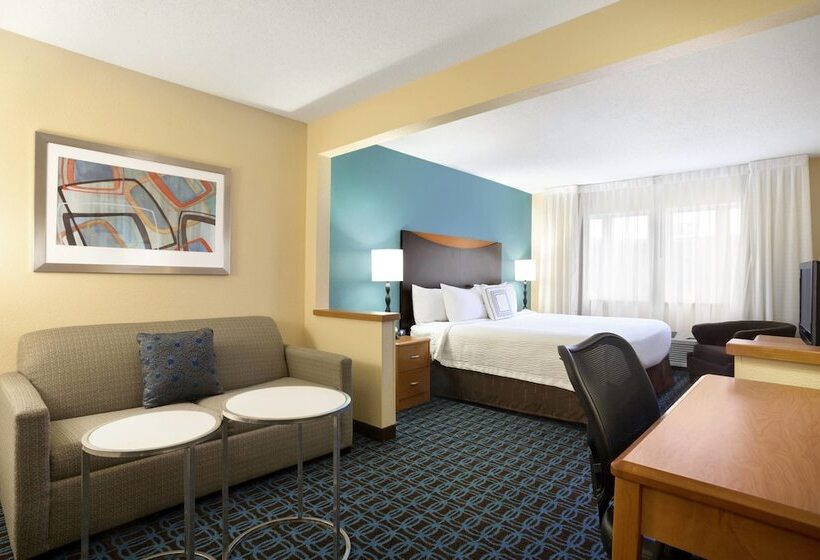 هتل Dubuque Inn & Suites