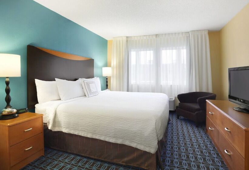 هتل Dubuque Inn & Suites