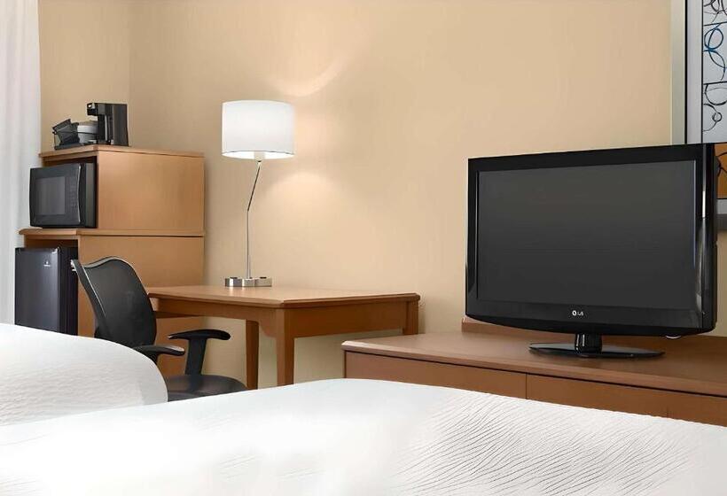 هتل Dubuque Inn & Suites