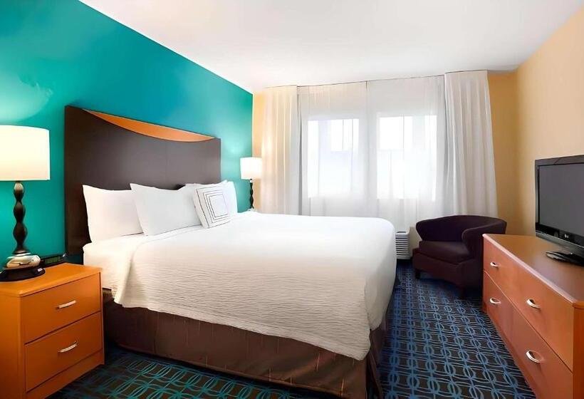 هتل Dubuque Inn & Suites