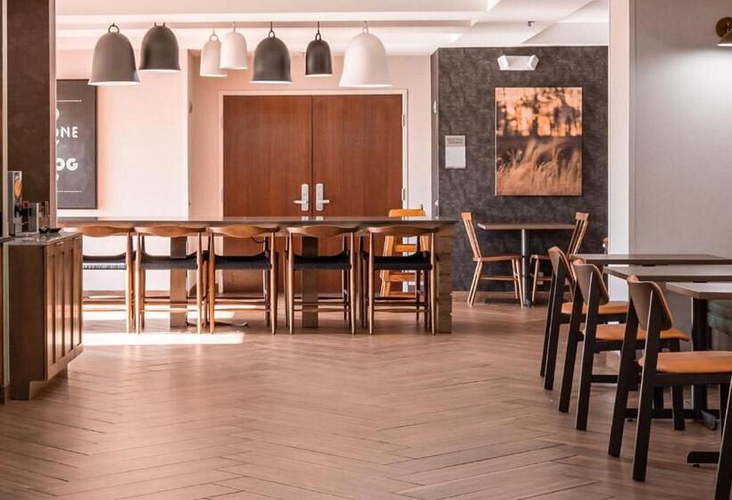 هتل Fairfield Inn By Marriott Evansville West