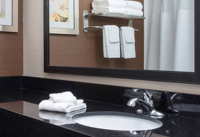 هتل Fairfield Inn & Suites Cheyenne