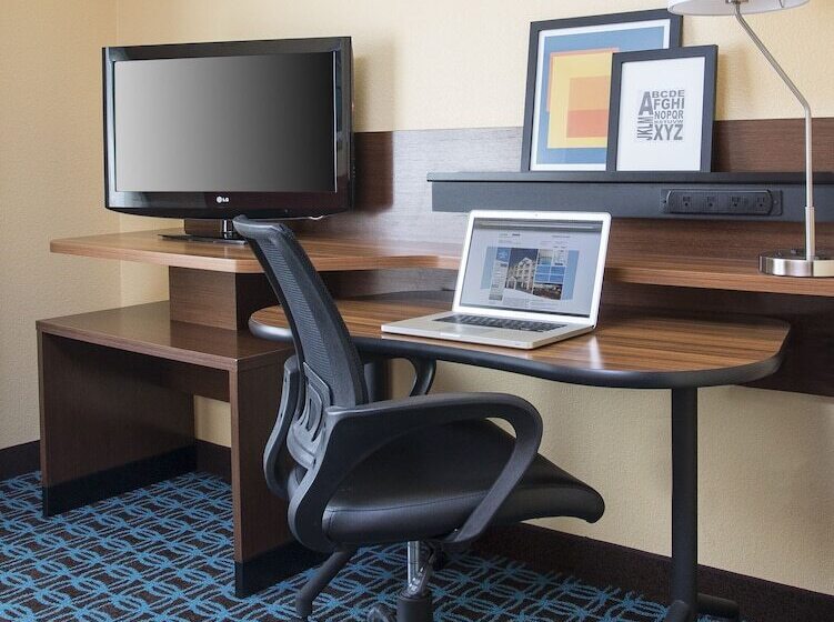 هتل Fairfield Inn & Suites Cheyenne