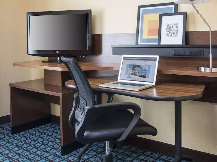 Отель Fairfield Inn & Suites Cheyenne