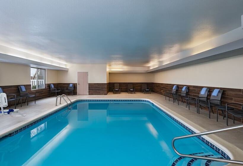 בית מלון כפרי Fairfield Inn & Suites Kansas City Airport