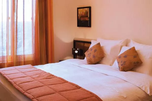 هتل Burda 41  & Suites