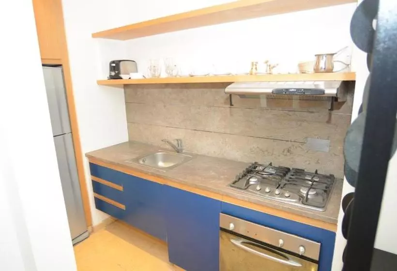 هتل Burda 41  & Suites