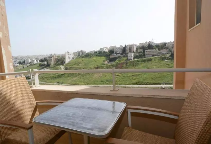 هتل Burda 41  & Suites