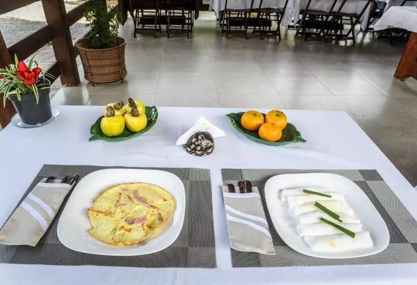 ペンション Pousada E Restaurante Amazonia