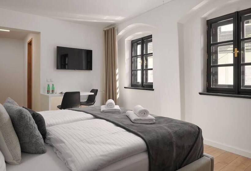 مبيت وإفطار Pension Kristian