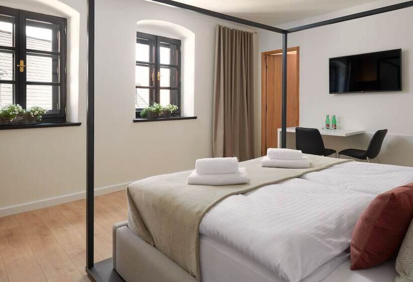 مبيت وإفطار Pension Kristian