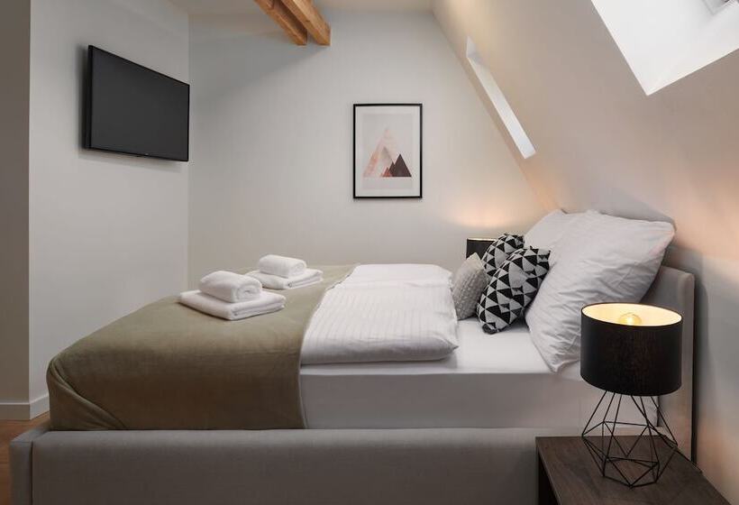 مبيت وإفطار Pension Kristian