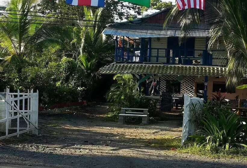 ベッドアンドブレックファースト Puerto Viejo Ancora Blu Hostel