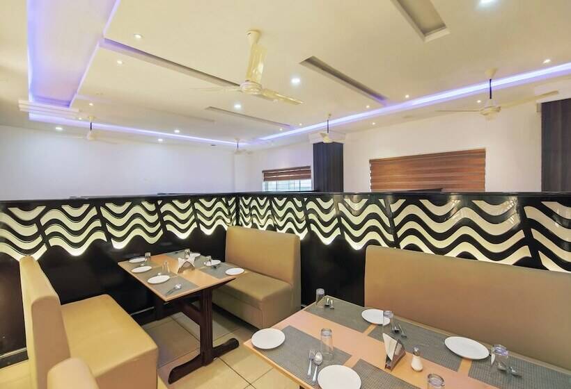 Capital O 35621 Hotel Durga International