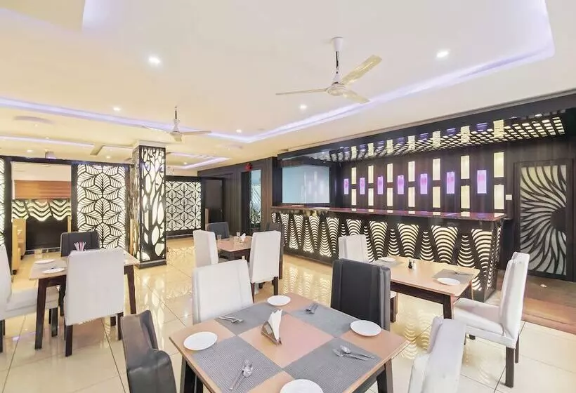 Capital O 35621 Hotel Durga International