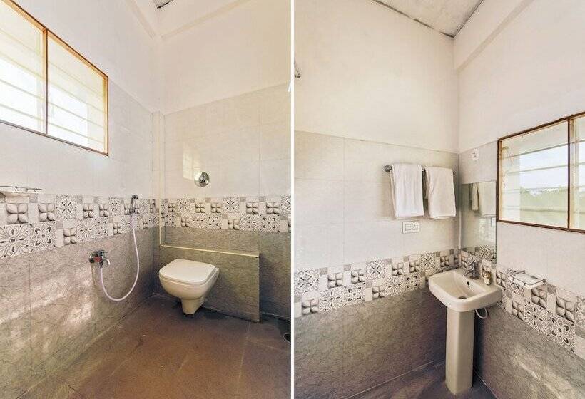 Capital O 35621 Hotel Durga International