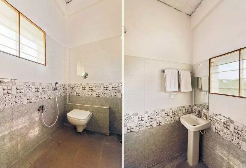 Capital O 35621 Hotel Durga International