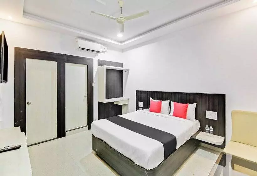 Capital O 35621 Hotel Durga International